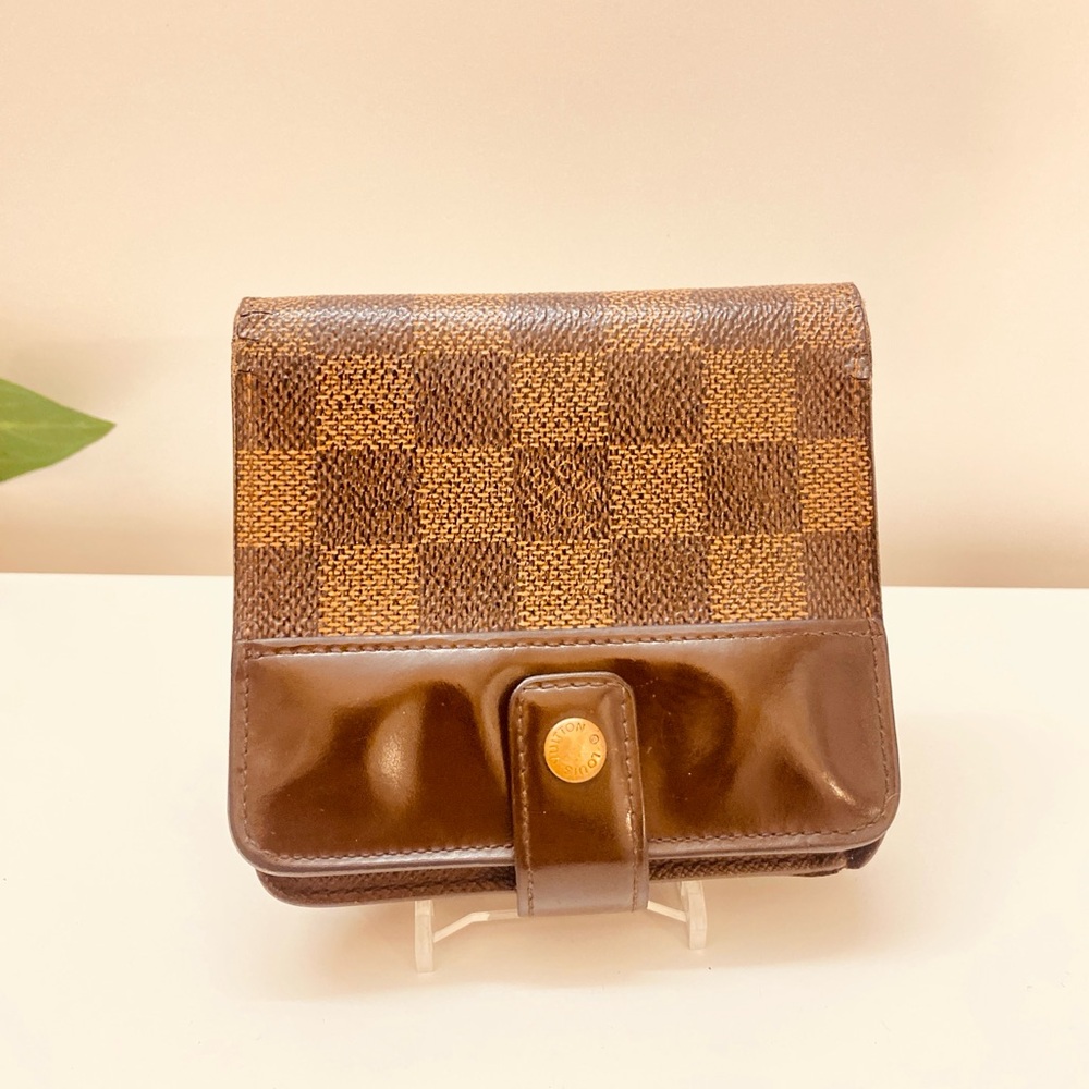 Louis Vuitton Damier compact wallet